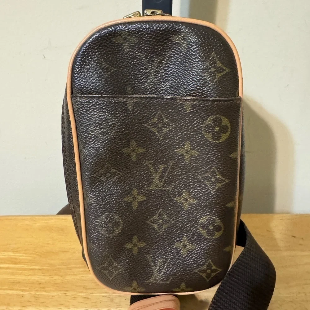 Louis Vuitton Monogram Gange Pochette